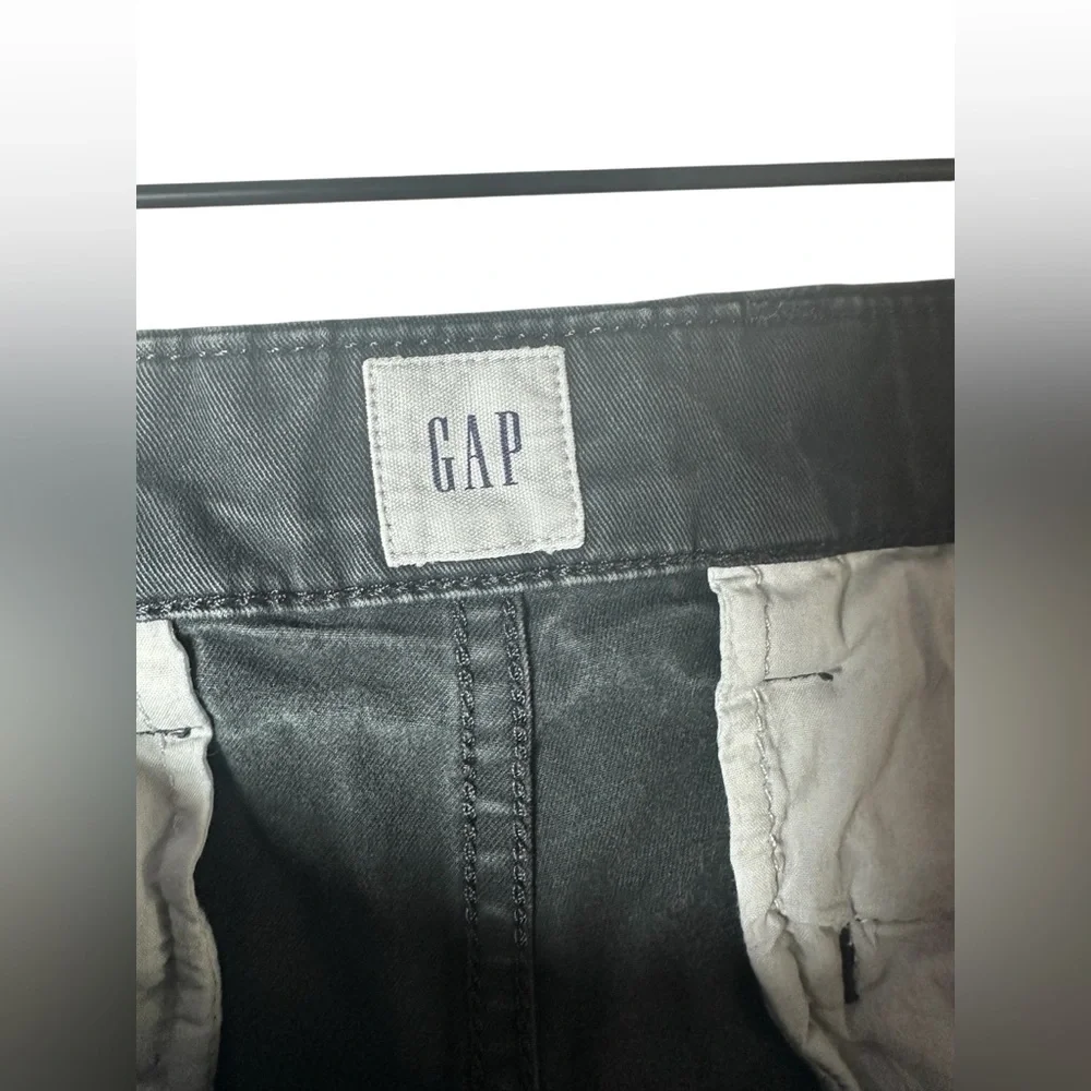 GAP Essential Khaki‎ Shorts Gray Size 34 10” Inseam